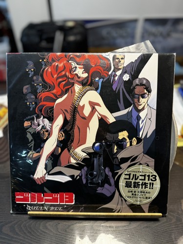 Golgo queen bee - 13,